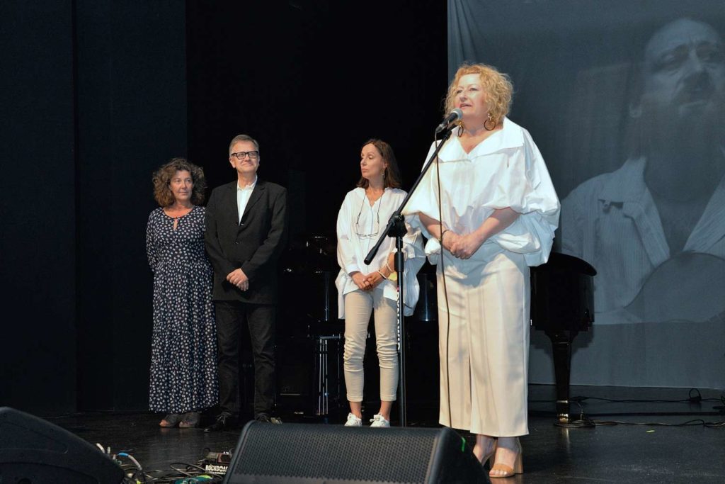 Jury w składzie Magda Kawczyńska,Paweł Paluch, Agnieszka Gintrowska i Beata Molak - Bychawska